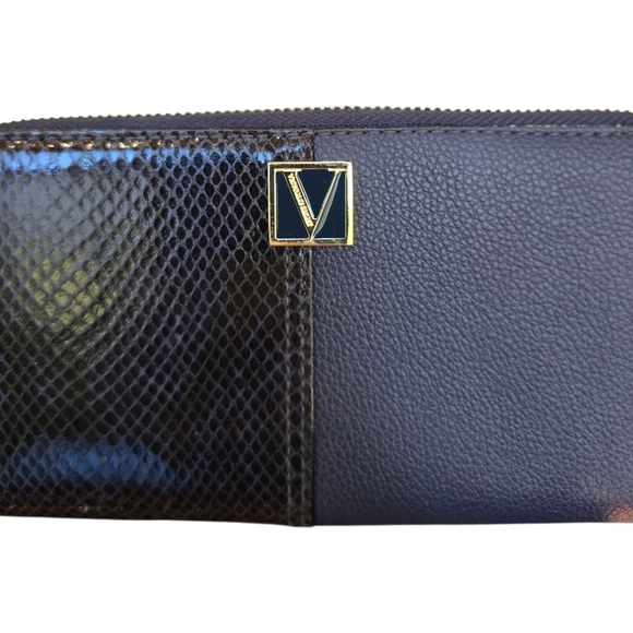 Victoria's Secret Midnight Blue Faux Leather Zip Around Wallet Organizer - Picture 11 of 13